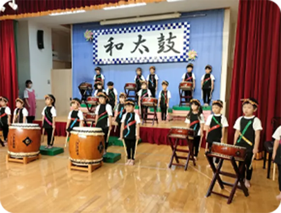 お祭りごっこの様子