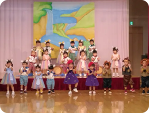 お祭りごっこの様子