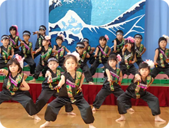 お祭りごっこの様子